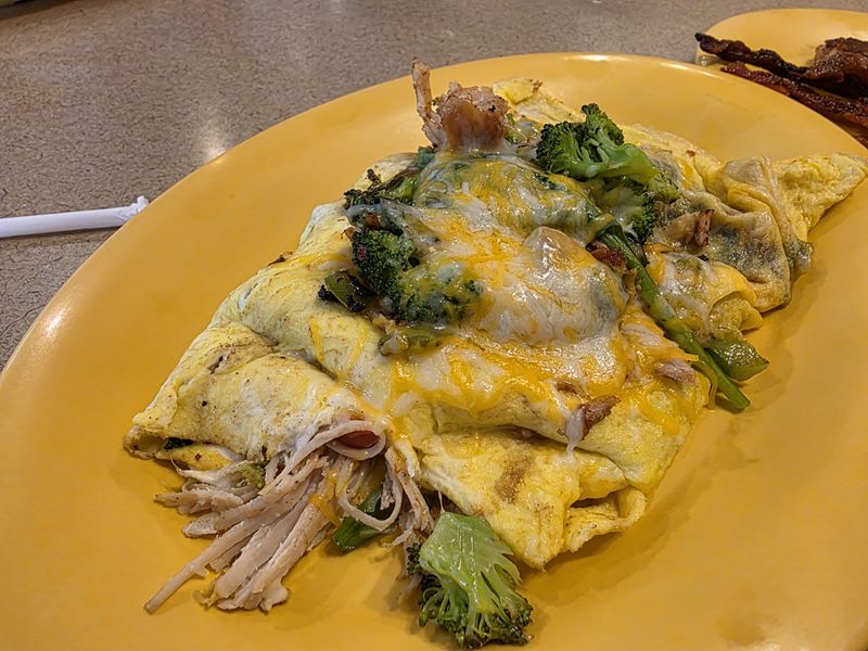 Lindas' Cafe food